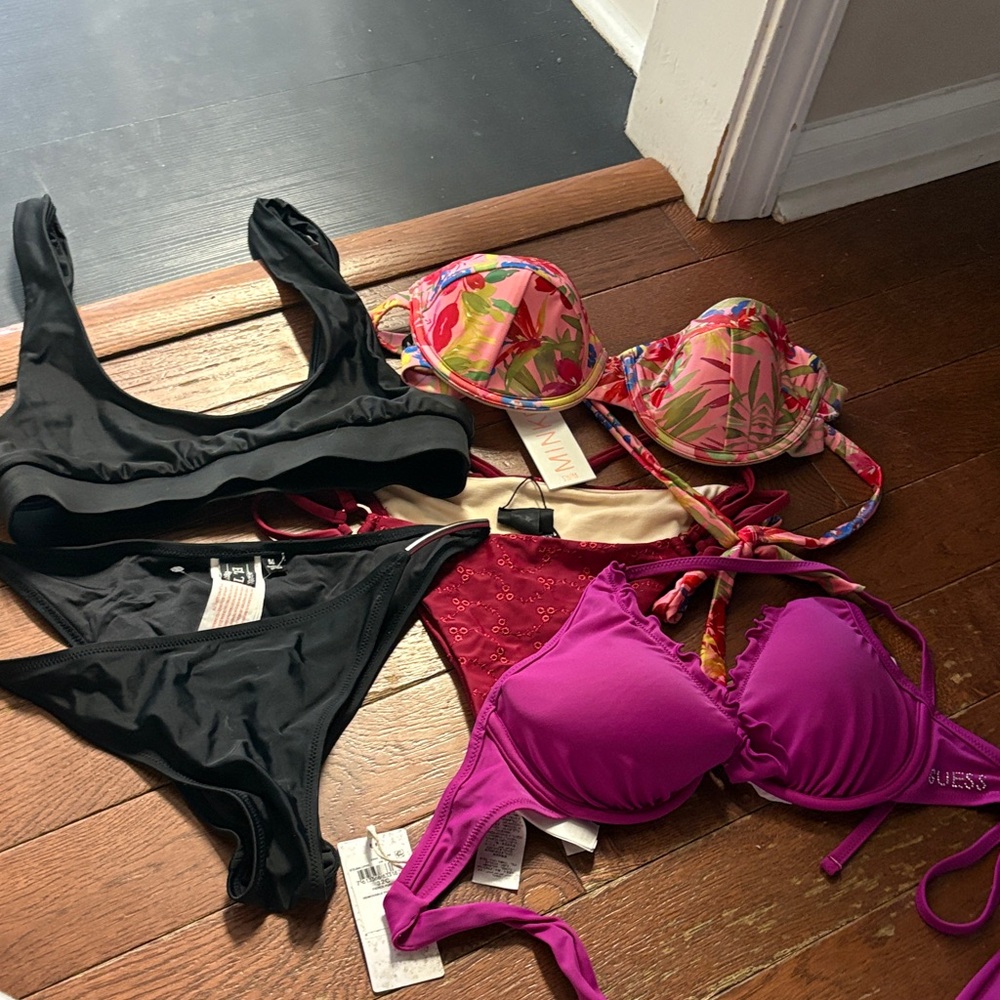 Lot of Bikini Pieces Size Medium (5)